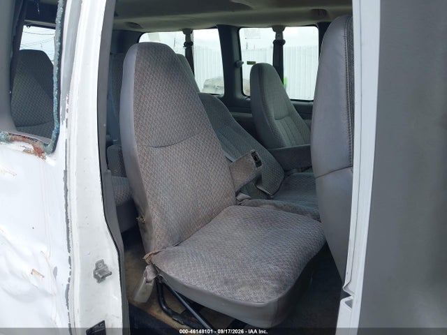 46148101 :رقم المزاد ، 1GJHG35U161267770 vin ، 2006 Gmc Savana Ls مزاد بيع