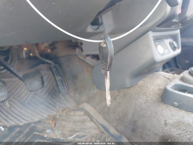 46148108 :رقم المزاد ، 1N6DD21S91C340472 vin ، 2001 Nissan Frontier Xe مزاد بيع