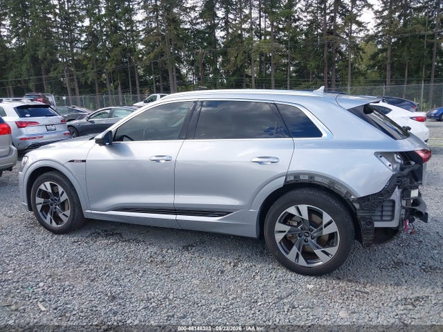 Aukcja sprzedaży 2022 Audi E-tron Premium Plus Quattro, vin: WA1LAAGE4NB025832, numer aukcji: 46148383