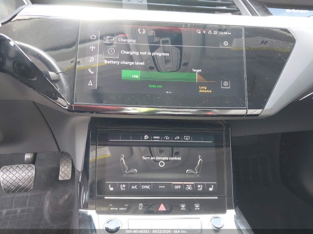 Aukcja sprzedaży 2022 Audi E-tron Premium Plus Quattro, vin: WA1LAAGE4NB025832, numer aukcji: 46148383