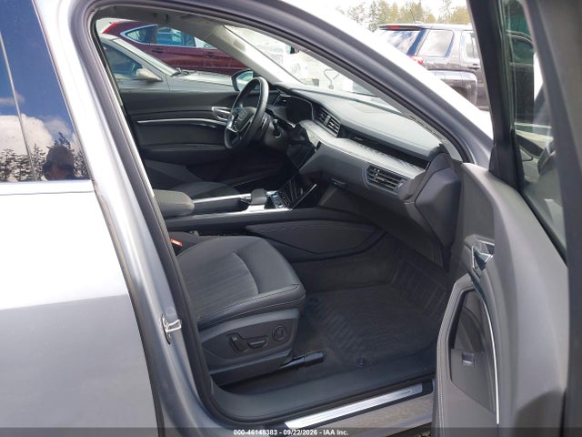 Aukcja sprzedaży 2022 Audi E-tron Premium Plus Quattro, vin: WA1LAAGE4NB025832, numer aukcji: 46148383