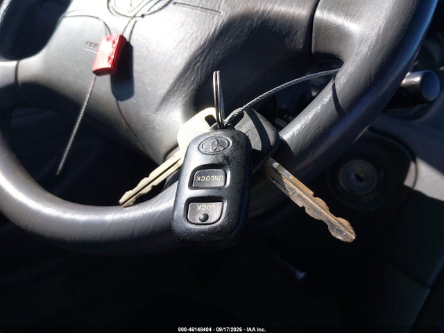 46148404 :رقم المزاد ، 4T1BF22K6YU942071 vin ، 2000 Toyota Camry Le V6 مزاد بيع