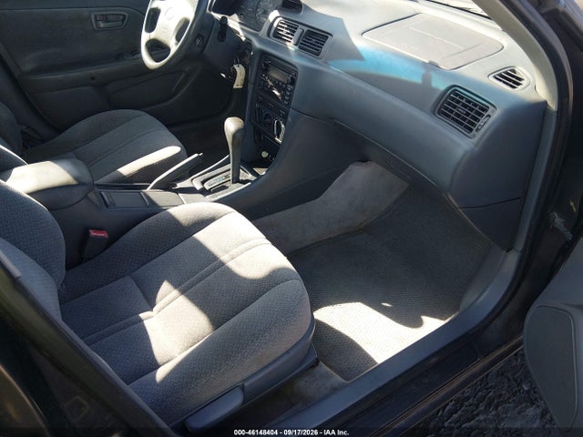 46148404 :رقم المزاد ، 4T1BF22K6YU942071 vin ، 2000 Toyota Camry Le V6 مزاد بيع
