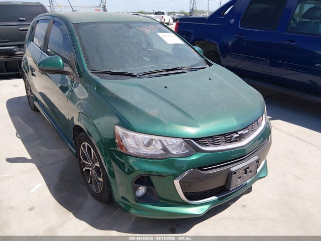 46148438 :رقم المزاد ، 1G1JD6SH6J4104350 vin ، 2018 Chevrolet Sonic Lt Auto مزاد بيع