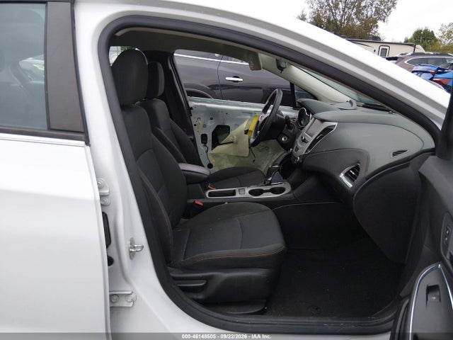 46148505 :رقم المزاد ، 1G1BC5SM2H7113893 vin ، 2017 Chevrolet Cruze Ls Auto مزاد بيع