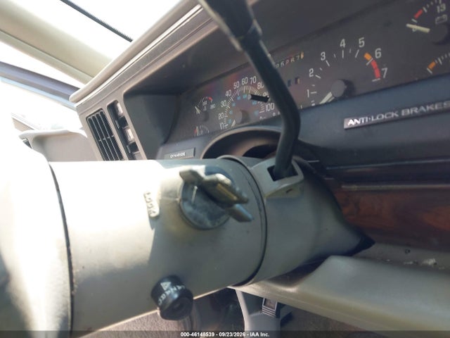 1998 Buick Lesabre Limited მანქანა იყიდება აუქციონზე, vin: 1G4HR52K5WH413235, აუქციონის ნომერი: 46148539