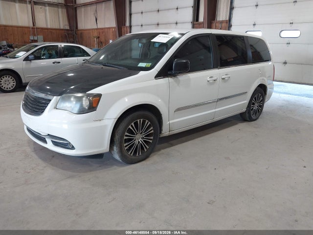 Продажа на аукционе авто 2014 Chrysler Town & Country S, vin: 2C4RC1HG1ER332550, номер лота: 46148554
