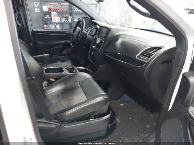 Продажа на аукционе авто 2014 Chrysler Town & Country S, vin: 2C4RC1HG1ER332550, номер лота: 46148554