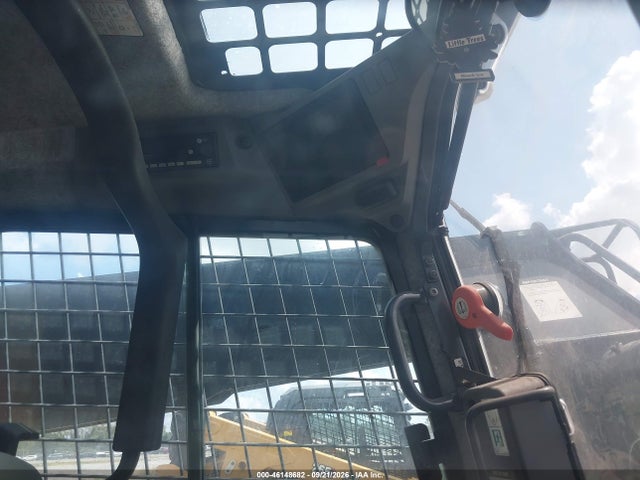 46148682 :رقم المزاد ، 1T0333PALSFE06373 vin ، 2025 John Deere 333p مزاد بيع