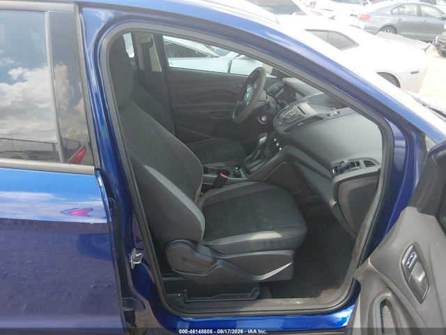 46148808 :رقم المزاد ، 1FMCU0F77GUB90285 vin ، 2016 Ford Escape S مزاد بيع
