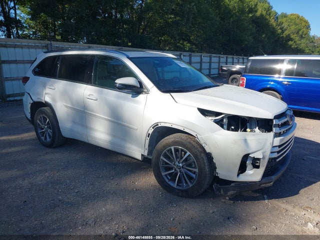 46148855 :رقم المزاد ، 5TDKZRFHXJS275499 vin ، 2018 Toyota Highlander Xle مزاد بيع