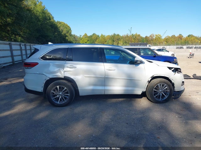 Продажа на аукционе авто 2018 Toyota Highlander Xle, vin: 5TDKZRFHXJS275499, номер лота: 46148855