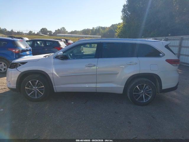 Продажа на аукционе авто 2018 Toyota Highlander Xle, vin: 5TDKZRFHXJS275499, номер лота: 46148855