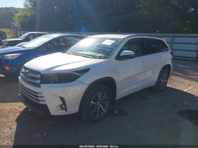 Продажа на аукционе авто 2018 Toyota Highlander Xle, vin: 5TDKZRFHXJS275499, номер лота: 46148855