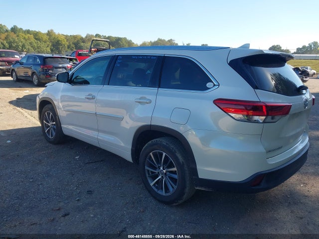 Продажа на аукционе авто 2018 Toyota Highlander Xle, vin: 5TDKZRFHXJS275499, номер лота: 46148855