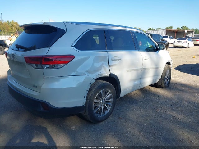 Продажа на аукционе авто 2018 Toyota Highlander Xle, vin: 5TDKZRFHXJS275499, номер лота: 46148855