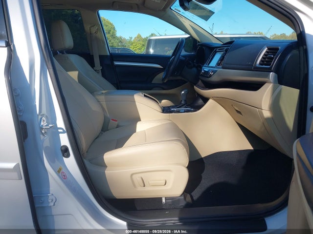 Продажа на аукционе авто 2018 Toyota Highlander Xle, vin: 5TDKZRFHXJS275499, номер лота: 46148855
