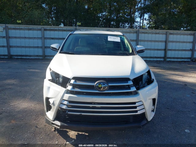 Продажа на аукционе авто 2018 Toyota Highlander Xle, vin: 5TDKZRFHXJS275499, номер лота: 46148855