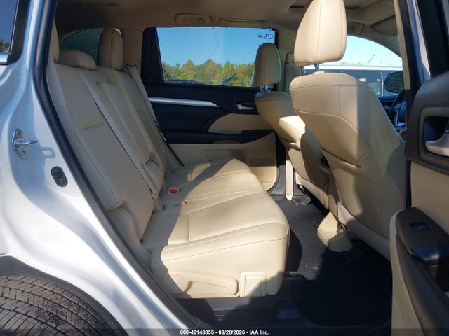Продажа на аукционе авто 2018 Toyota Highlander Xle, vin: 5TDKZRFHXJS275499, номер лота: 46148855