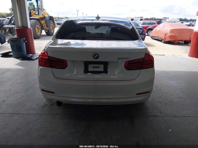 46148913 :رقم المزاد ، WBA8E1G50GNT37371 vin ، 2016 Bmw 320i مزاد بيع