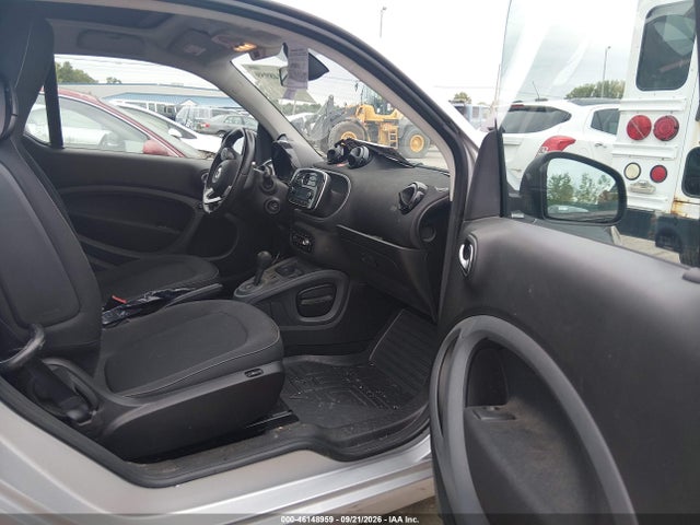 2016 Smart Fortwo Passion მანქანა იყიდება აუქციონზე, vin: WMEFJ5DAXGK070743, აუქციონის ნომერი: 46148959