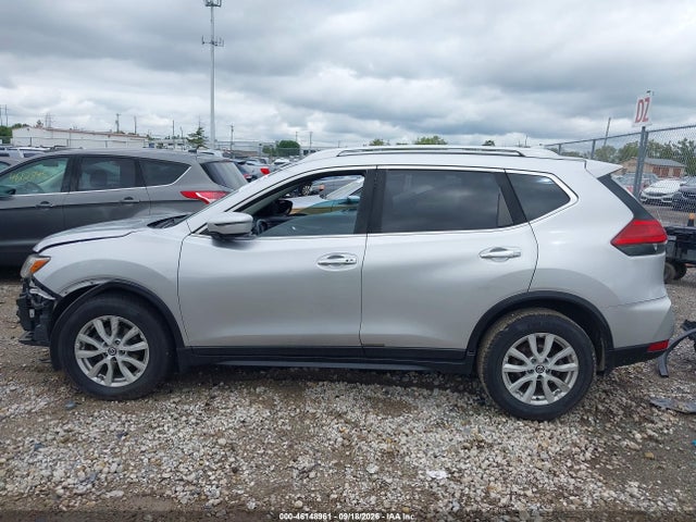 2017 Nissan Rogue Sv მანქანა იყიდება აუქციონზე, vin: JN8AT2MT7HW382701, აუქციონის ნომერი: 46148961