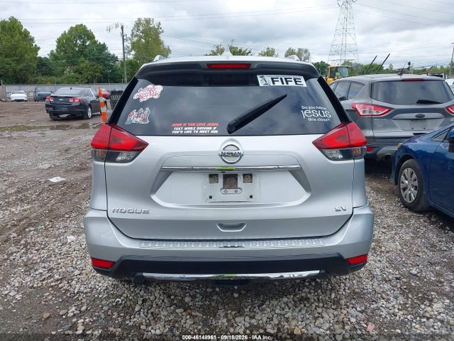 2017 Nissan Rogue Sv მანქანა იყიდება აუქციონზე, vin: JN8AT2MT7HW382701, აუქციონის ნომერი: 46148961