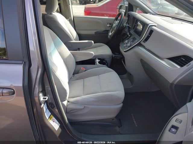 Продаж на аукціоні авто 2015 Toyota Sienna Le 7 Passenger, vin: 5TDJK3DC3FS111104, номер лоту: 46149126