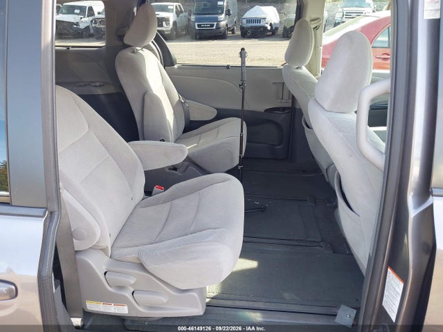 Продаж на аукціоні авто 2015 Toyota Sienna Le 7 Passenger, vin: 5TDJK3DC3FS111104, номер лоту: 46149126