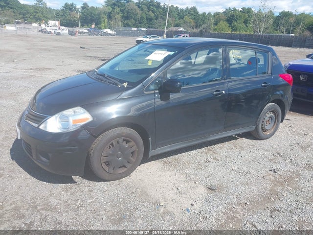 2010 Nissan Versa 1.8s მანქანა იყიდება აუქციონზე, vin: 3N1BC1CP6AL460107, აუქციონის ნომერი: 46149137