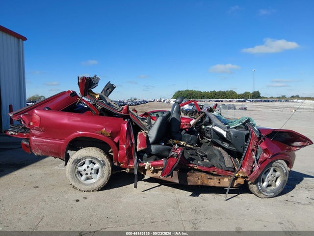 46149155 :رقم المزاد ، 1GCDT13X74K116264 vin ، 2004 Chevrolet S-10 Ls مزاد بيع