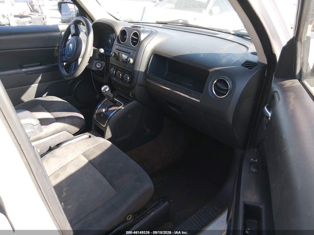 46149326 :رقم المزاد ، 1C4NJPBA7FD285301 vin ، 2015 Jeep Patriot Sport مزاد بيع