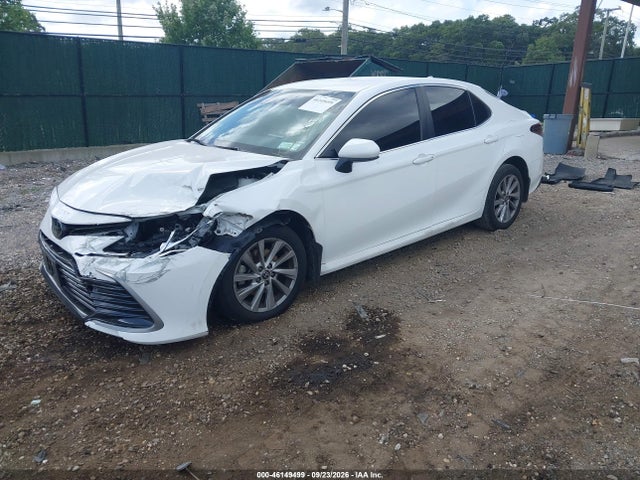 46149499 :رقم المزاد ، 4T1C11BKXPU076211 vin ، 2023 Toyota Camry Le مزاد بيع