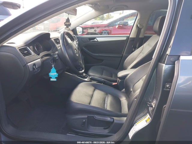 2013 Volkswagen Jetta 2.5l Se მანქანა იყიდება აუქციონზე, vin: 3VWDP7AJ2DM442811, აუქციონის ნომერი: 46149578