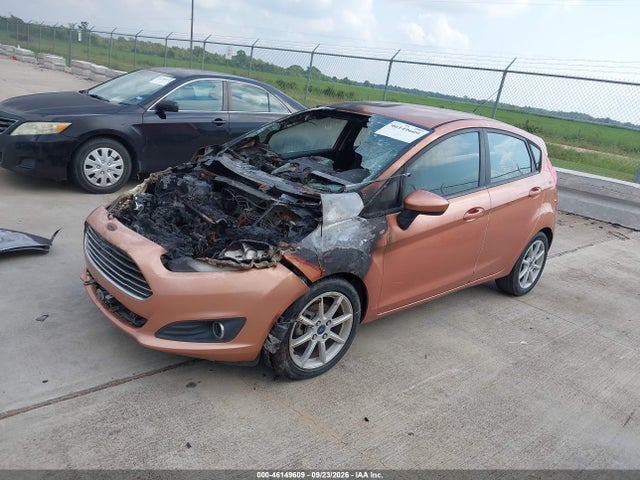 Ford FIESTA SE 2017 3FADP4EJXHM159385 Image 2