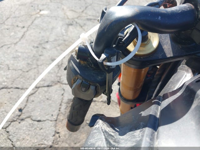 46149616 :رقم المزاد ، JS1C533D5J2100108 vin ، 2018 Suzuki Gsx-s750 M/z مزاد بيع