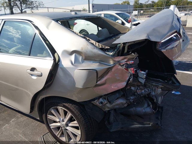 2014 Toyota Camry Hybrid Xle მანქანა იყიდება აუქციონზე, vin: 4T1BD1FK5EU131805, აუქციონის ნომერი: 46149622