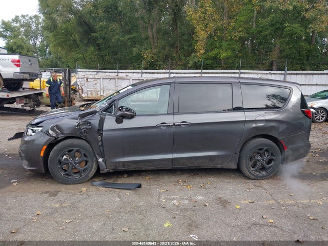 46149643 :رقم المزاد ، 2C4RC1L78NR216995 vin ، 2022 Chrysler Pacifica Hybrid Touring L مزاد بيع
