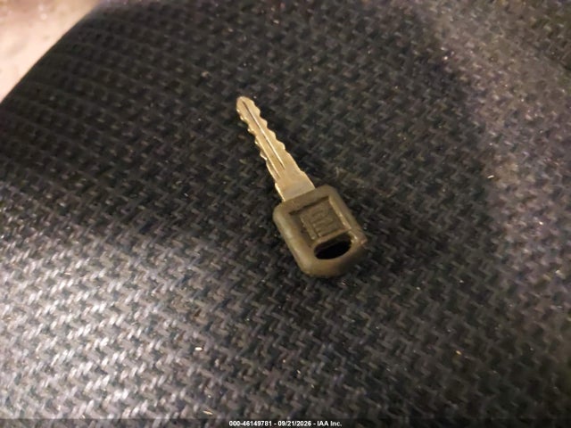 46149781 :رقم المزاد ، 1GCEK14R2TE157745 vin ، 1996 Chevrolet Gmt-400 K1500 مزاد بيع