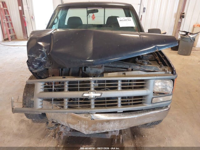 46149781 :رقم المزاد ، 1GCEK14R2TE157745 vin ، 1996 Chevrolet Gmt-400 K1500 مزاد بيع