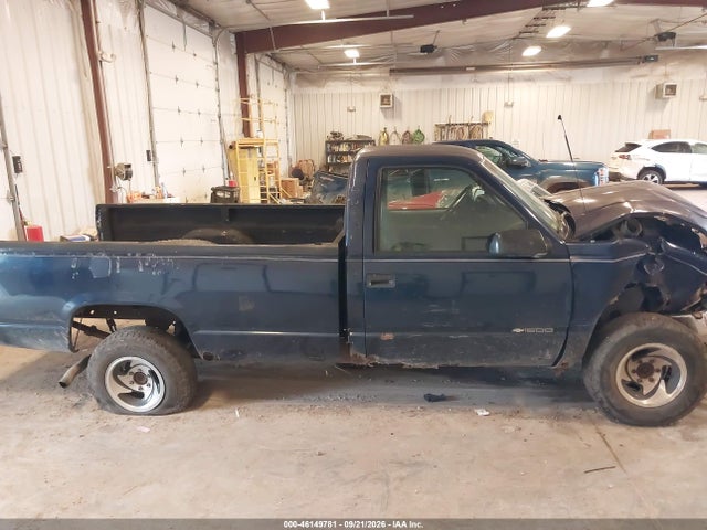 46149781 :رقم المزاد ، 1GCEK14R2TE157745 vin ، 1996 Chevrolet Gmt-400 K1500 مزاد بيع