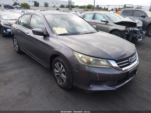 2014 1HGCR2F35EA102963 main image
