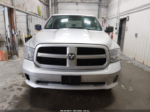 46149872 :رقم المزاد ، 1C6RR7FG2JS209862 vin ، 2018 Ram 1500 Express  4x4 6'4 Box مزاد بيع