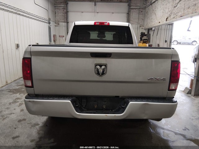 46149872 :رقم المزاد ، 1C6RR7FG2JS209862 vin ، 2018 Ram 1500 Express  4x4 6'4 Box مزاد بيع
