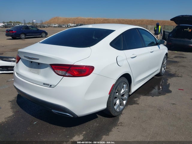 Chrysler 200 S 2015 1C3CCCBB1FN680348 Image 4