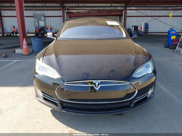 2013 Tesla Model S მანქანა იყიდება აუქციონზე, vin: 5YJSA1CN5DFP06083, აუქციონის ნომერი: 46150192