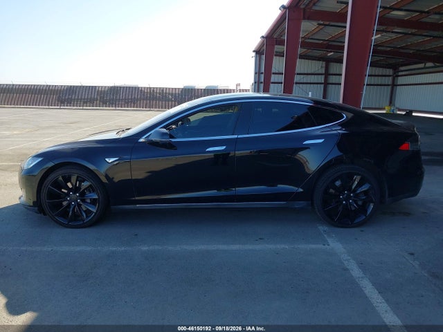 2013 Tesla Model S მანქანა იყიდება აუქციონზე, vin: 5YJSA1CN5DFP06083, აუქციონის ნომერი: 46150192