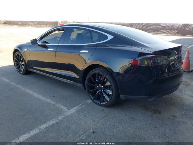 2013 Tesla Model S მანქანა იყიდება აუქციონზე, vin: 5YJSA1CN5DFP06083, აუქციონის ნომერი: 46150192