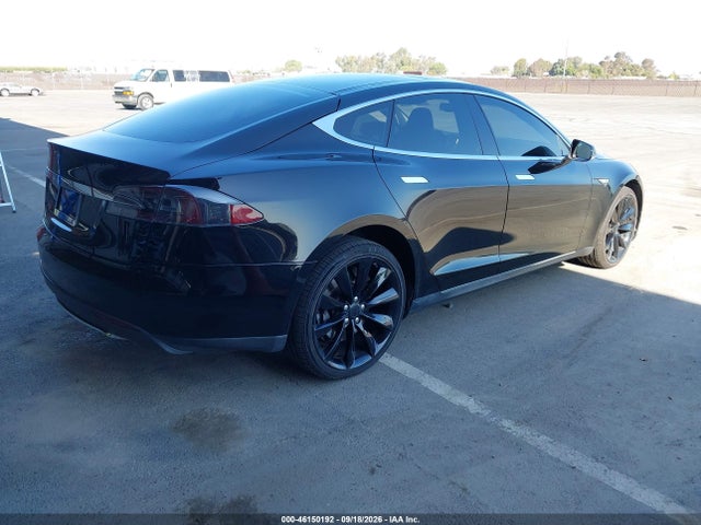 2013 Tesla Model S მანქანა იყიდება აუქციონზე, vin: 5YJSA1CN5DFP06083, აუქციონის ნომერი: 46150192