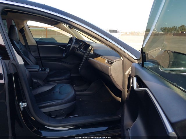 2013 Tesla Model S მანქანა იყიდება აუქციონზე, vin: 5YJSA1CN5DFP06083, აუქციონის ნომერი: 46150192
